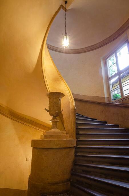 Casa Aldrovandi: Elegante E In Centro Storico Bologna Bagian luar foto